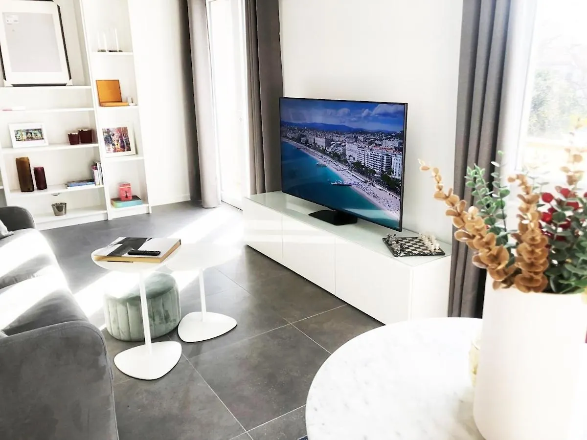 Appartement Dans Une Villa Au Calme Cannes 0*,  France
